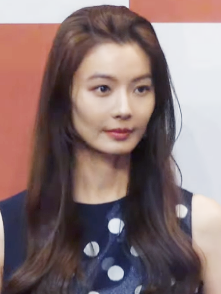 윤소이 사주