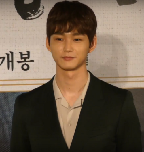이원근 사주