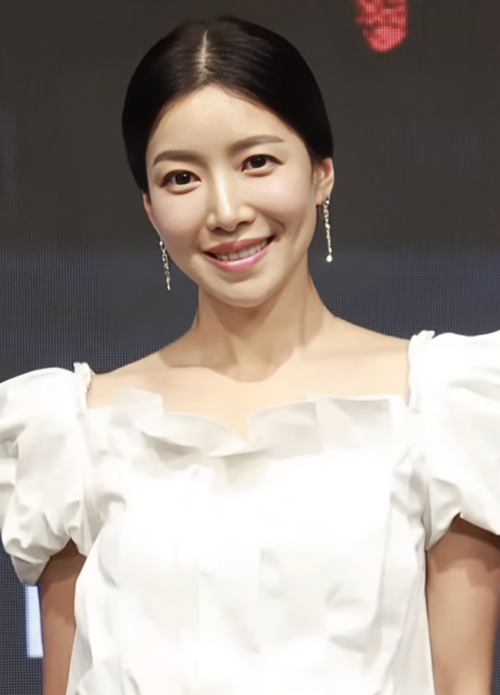 윤세아 사주