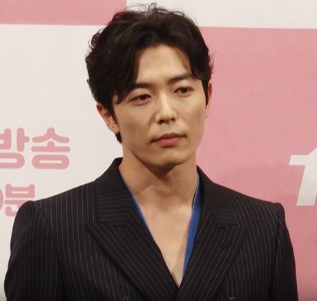김재욱 사주